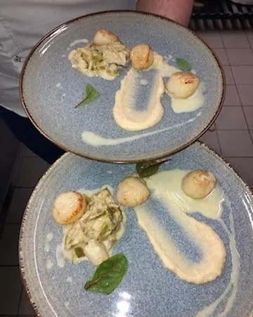 Le Concorde Hotel 2*